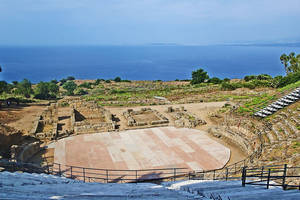 Theater von Tindari ☀ Monument auf Sizilien Theater von Tindari ☀ Monument auf Sizilien