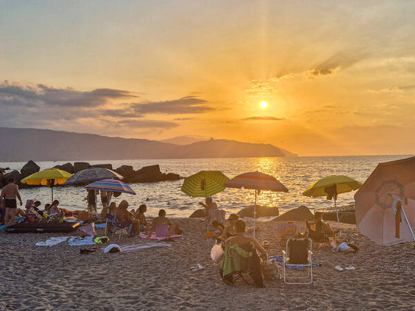 Am Strand auf Sizilien im Juli