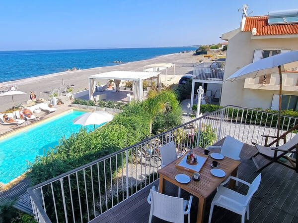 Ferienwohnung mit Pool und Meerblick Ferienwohnung mit Pool und Meerblick