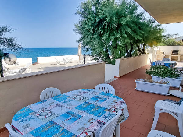 Terrasse mit Meerblick Terrasse mit Meerblick