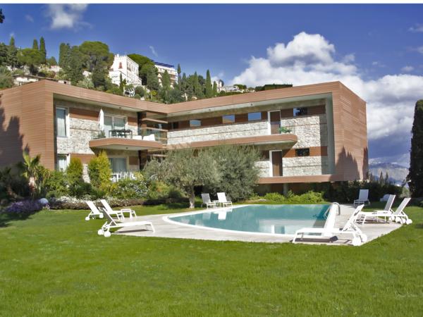 Luxus Ferienwohnung mit Pool und Meerblick Luxus Ferienwohnung mit Pool und Meerblick